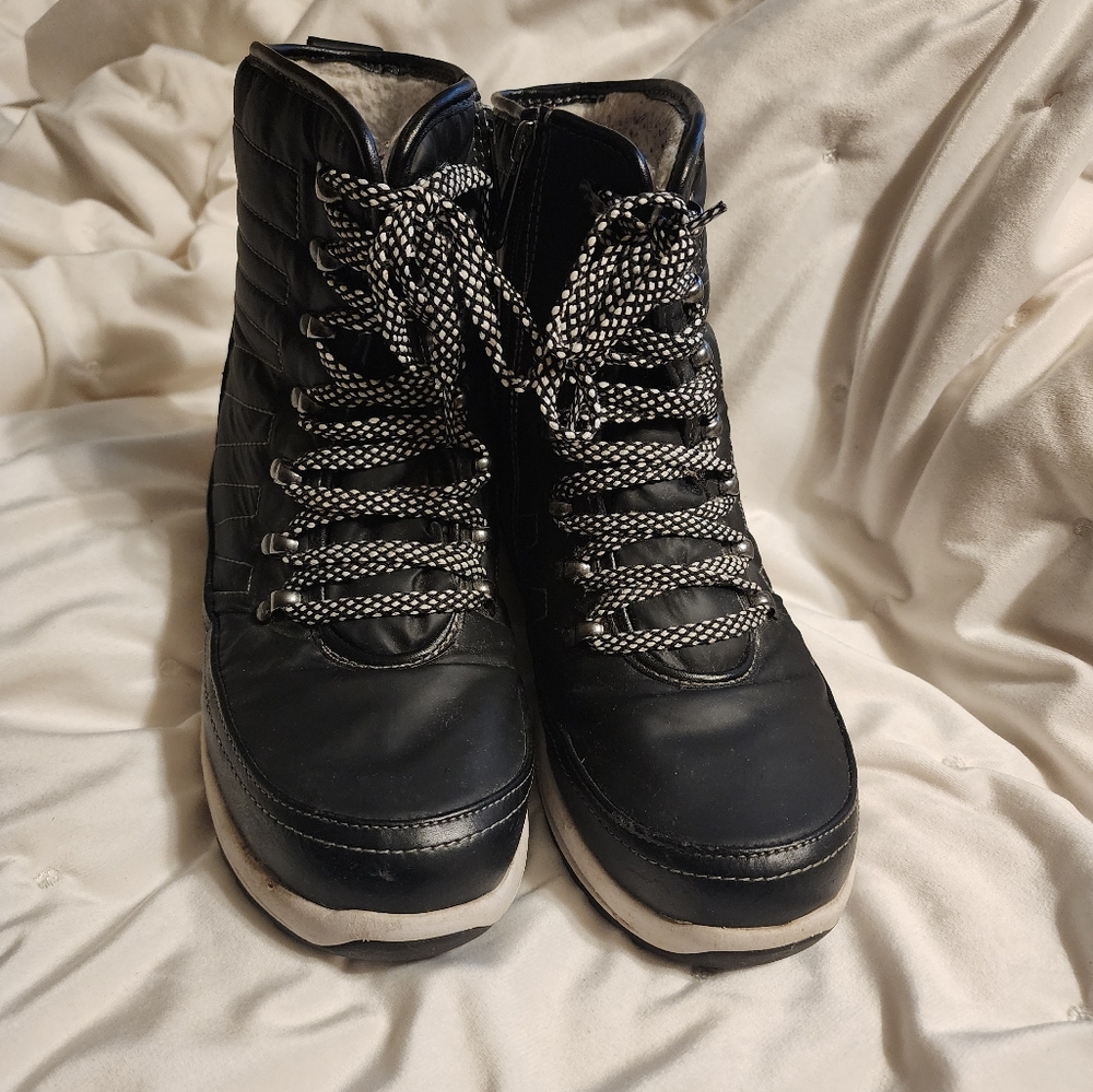 Khombu Elsa Waterproof Boots